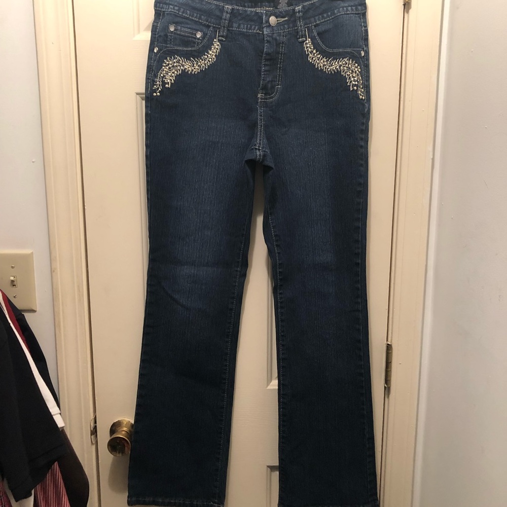 ROZ AND ALI JEANS SIZE 6 NWT